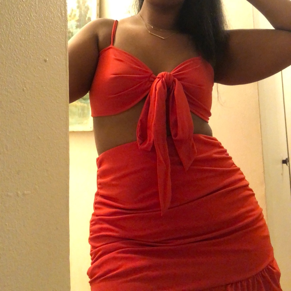 Red two piece ruffle - Picture 2 of 2